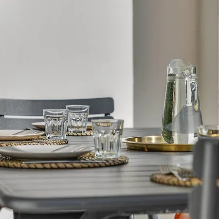 L'escale Du - Jardin Prive, A 50 M Apartment *